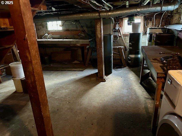 1524 SHERIDAN Ave, North Bend, OR 97459