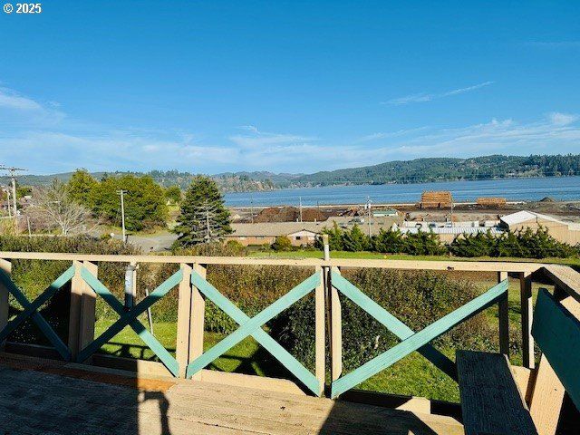 1524 SHERIDAN Ave, North Bend, OR 97459