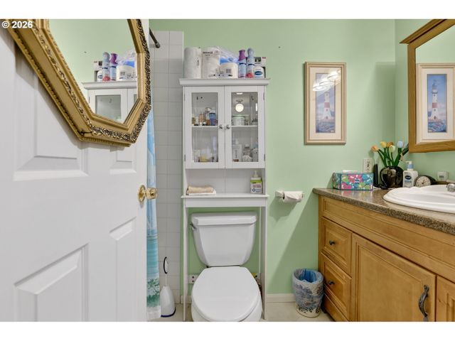 2710 Se COURTNEY Ave, Milwaukie, OR 97222