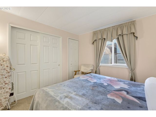 2710 Se COURTNEY Ave, Milwaukie, OR 97222