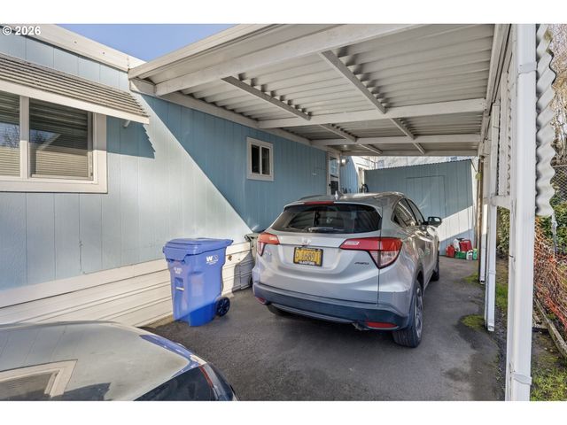 2710 Se COURTNEY Ave, Milwaukie, OR 97222