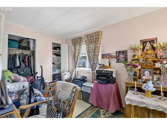 2710 Se COURTNEY Ave, Milwaukie, OR 97222