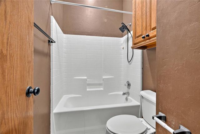 1615 Silver Oak Road, Blanchard, OK 73010