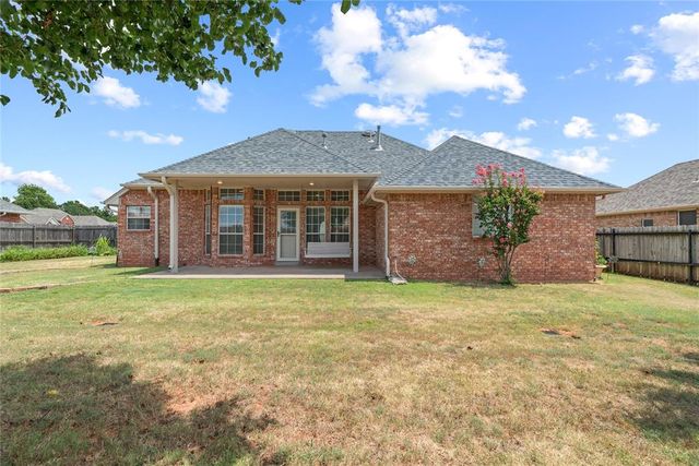 1615 Silver Oak Road, Blanchard, OK 73010