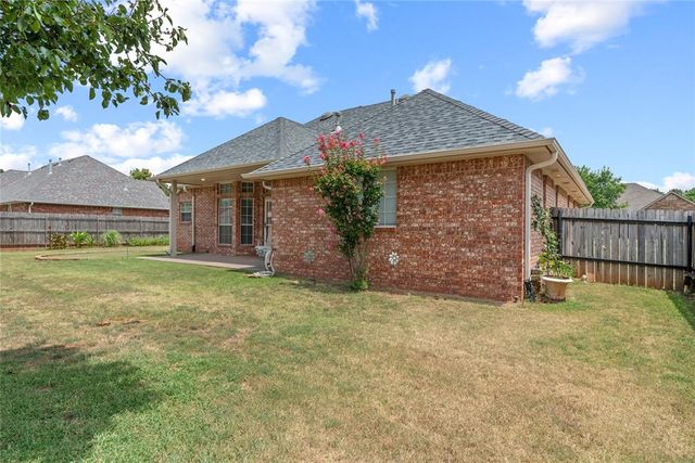 1615 Silver Oak Road, Blanchard, OK 73010