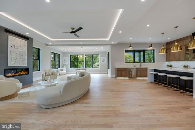 7925 FALSTAFF RD, Mclean, VA 22102