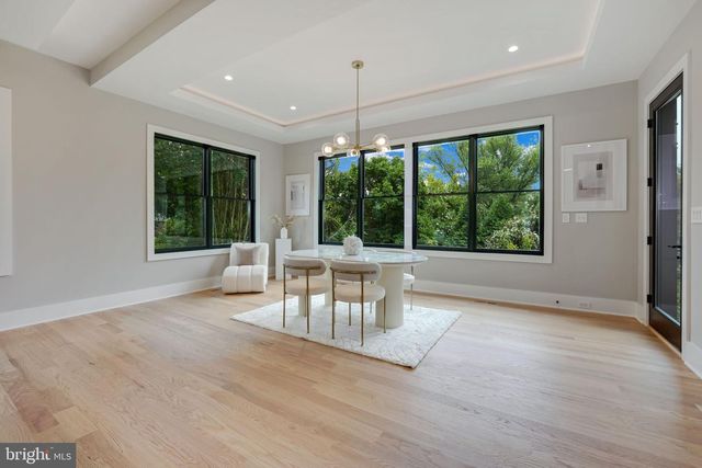 7925 FALSTAFF RD, Mclean, VA 22102