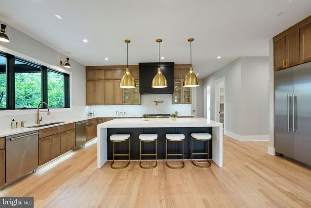 7925 FALSTAFF RD, Mclean, VA 22102