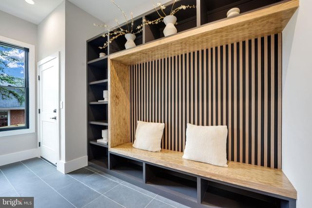 7925 FALSTAFF RD, Mclean, VA 22102