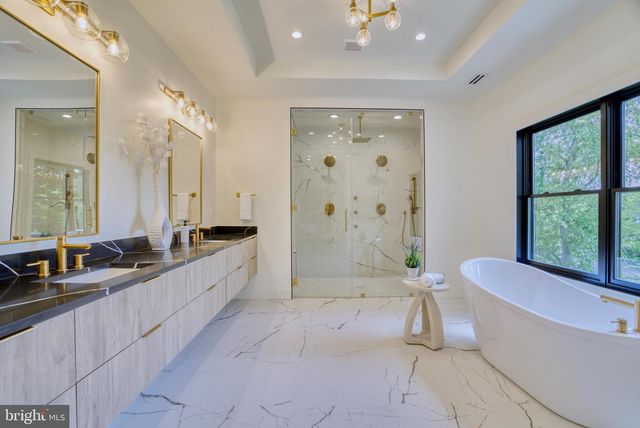 7925 FALSTAFF RD, Mclean, VA 22102