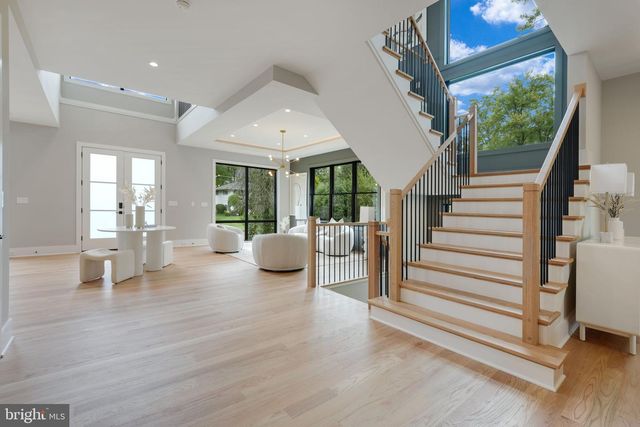 7925 FALSTAFF RD, Mclean, VA 22102