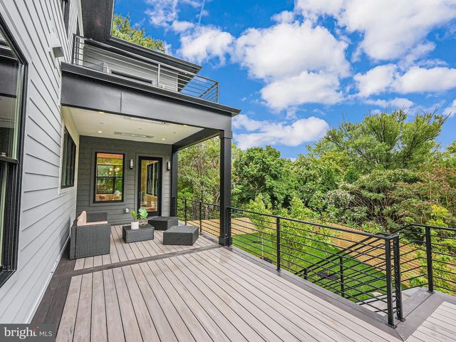 7925 FALSTAFF RD, Mclean, VA 22102