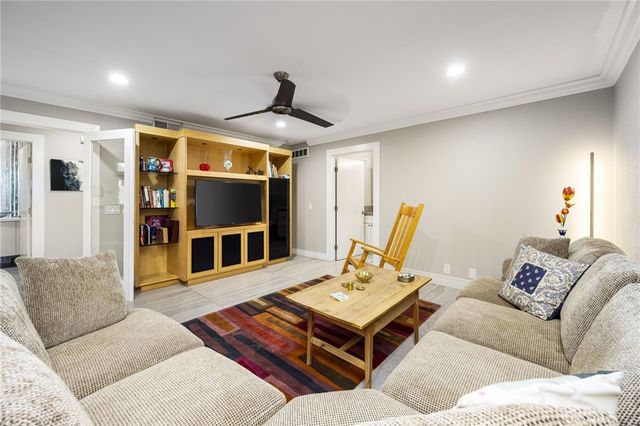 371 Red River Road, Palm Desert, CA 92211