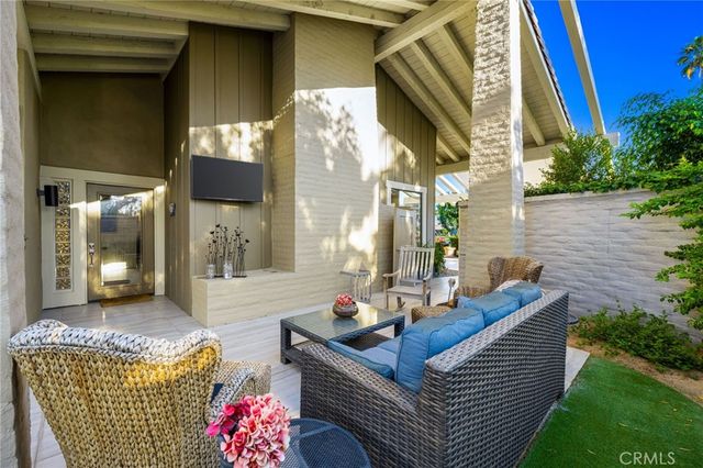 371 Red River Road, Palm Desert, CA 92211