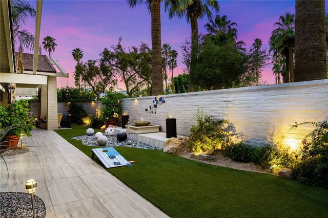 371 Red River Road, Palm Desert, CA 92211