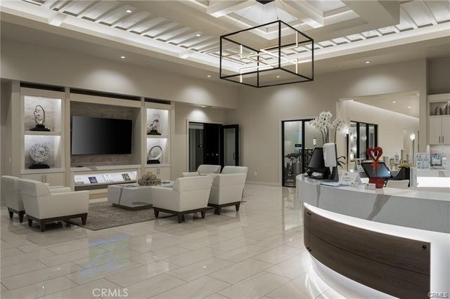 371 Red River Road, Palm Desert, CA 92211