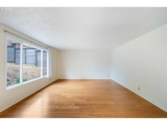 3670 WILLAMETTE St, Eugene, OR 97405