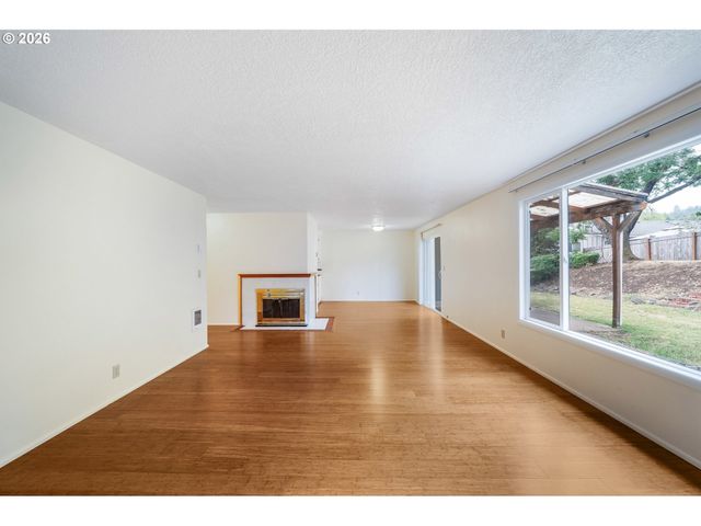 3670 WILLAMETTE St, Eugene, OR 97405