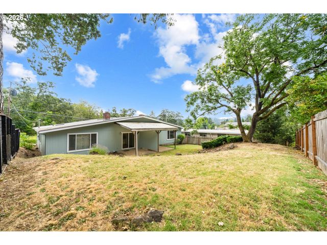 3670 WILLAMETTE St, Eugene, OR 97405