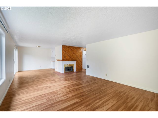 3670 WILLAMETTE St, Eugene, OR 97405