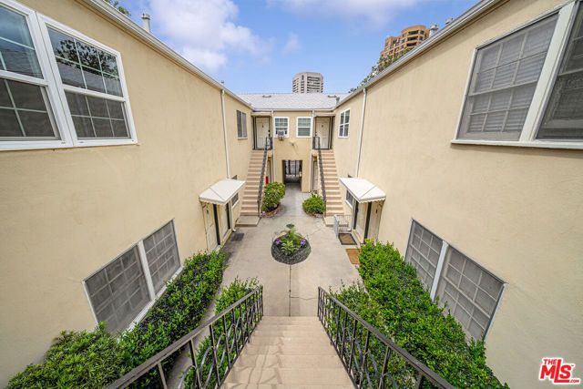 1238 S Beverly Glen Boulevard 12, Los Angeles, CA 90024
