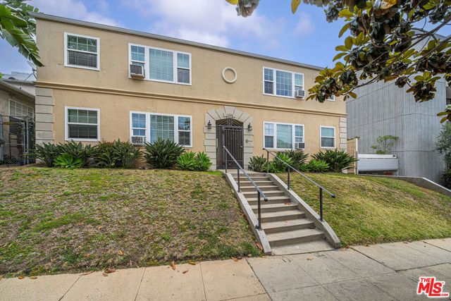 1238 S Beverly Glen Boulevard 12, Los Angeles, CA 90024