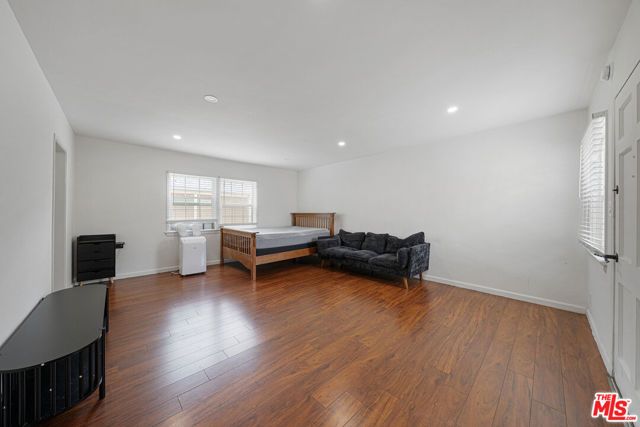1238 S Beverly Glen Boulevard 12, Los Angeles, CA 90024