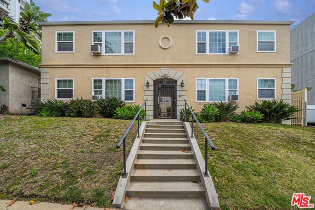 1238 S Beverly Glen Boulevard 12, Los Angeles, CA 90024