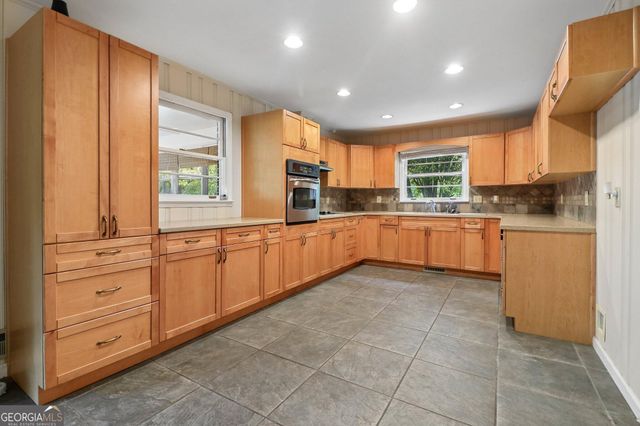 5117 Lakewood Drive, Acworth, GA 30101