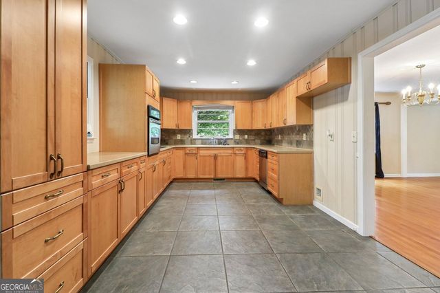 5117 Lakewood Drive, Acworth, GA 30101