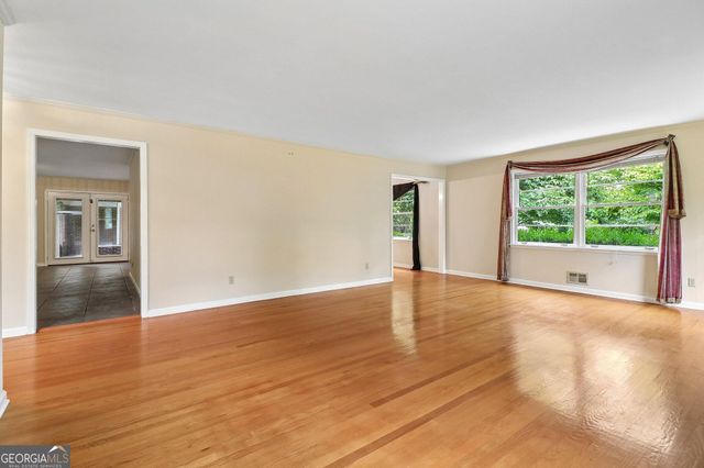 5117 Lakewood Drive, Acworth, GA 30101