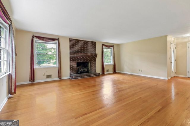 5117 Lakewood Drive, Acworth, GA 30101