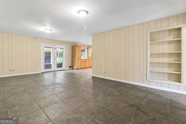 5117 Lakewood Drive, Acworth, GA 30101