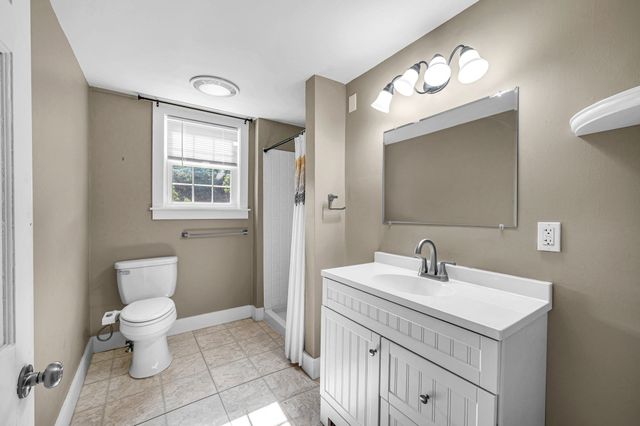 81 South St, Williamsburg, MA 01096