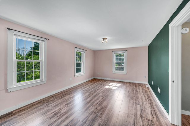 81 South St, Williamsburg, MA 01096