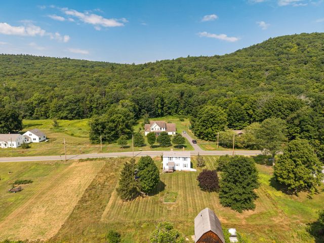 81 South St, Williamsburg, MA 01096