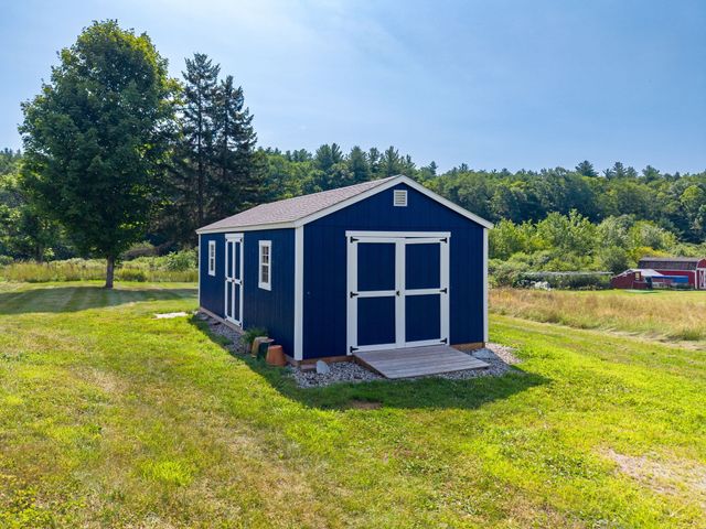 81 South St, Williamsburg, MA 01096