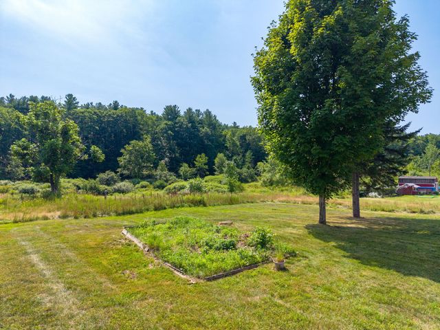 81 South St, Williamsburg, MA 01096