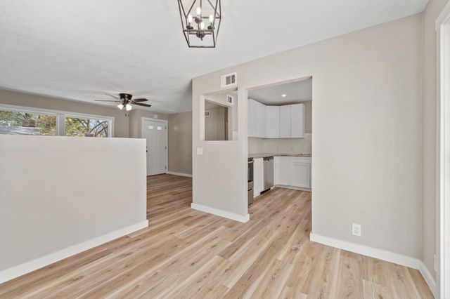 729 N Bebe St, Wichita, KS 67212