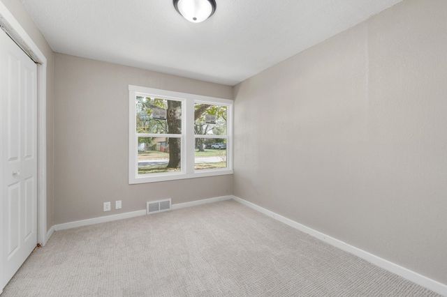 729 N Bebe St, Wichita, KS 67212