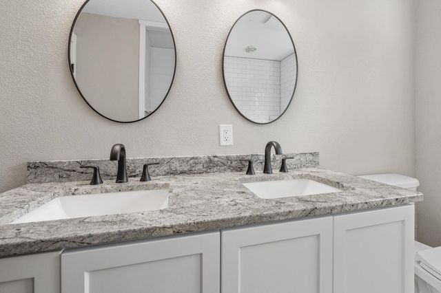 729 N Bebe St, Wichita, KS 67212