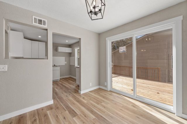 729 N Bebe St, Wichita, KS 67212