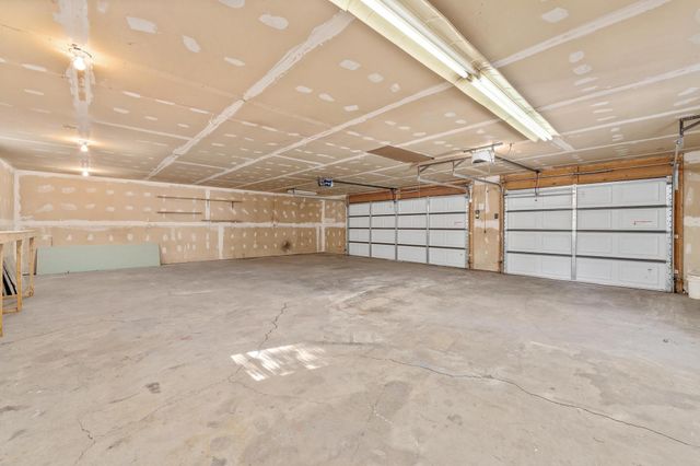 729 N Bebe St, Wichita, KS 67212