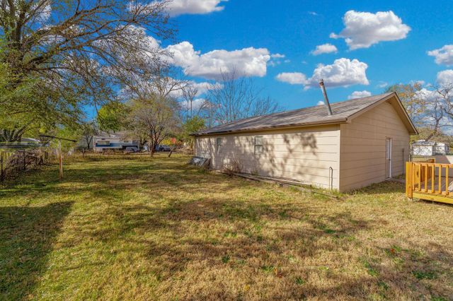 729 N Bebe St, Wichita, KS 67212