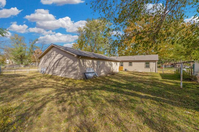 729 N Bebe St, Wichita, KS 67212