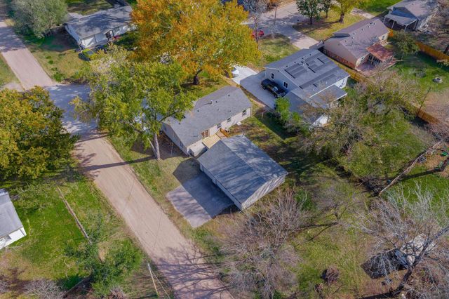 729 N Bebe St, Wichita, KS 67212