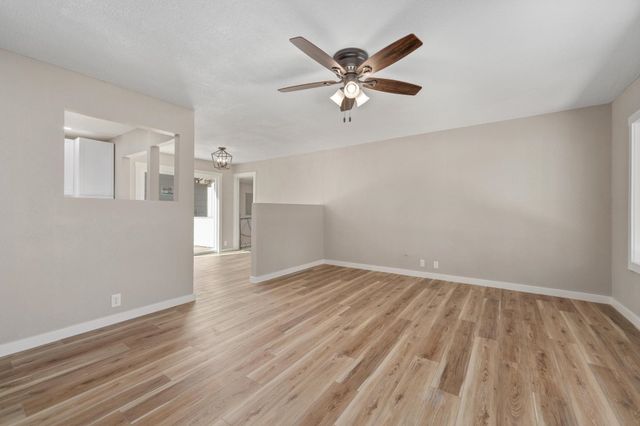 729 N Bebe St, Wichita, KS 67212