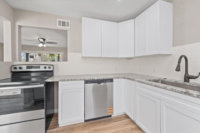 729 N Bebe St, Wichita, KS 67212