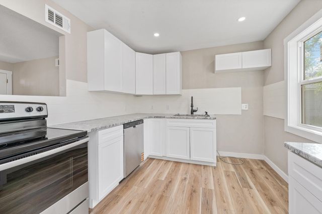 729 N Bebe St, Wichita, KS 67212