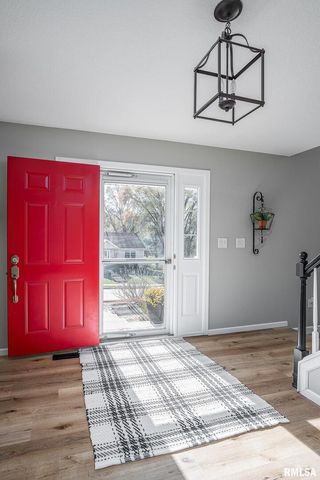 76 Parkview Dr Drive, Eldridge, IA 52748